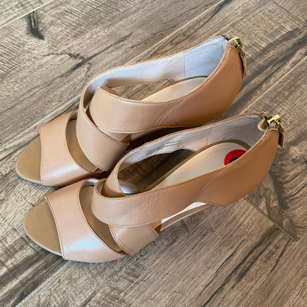 Franco Sarto wedge💜